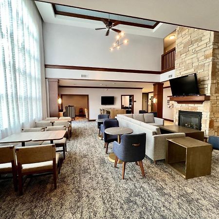 Staybridge Suites Milwaukee West-Oconomowoc By Ihg Zewnętrze zdjęcie