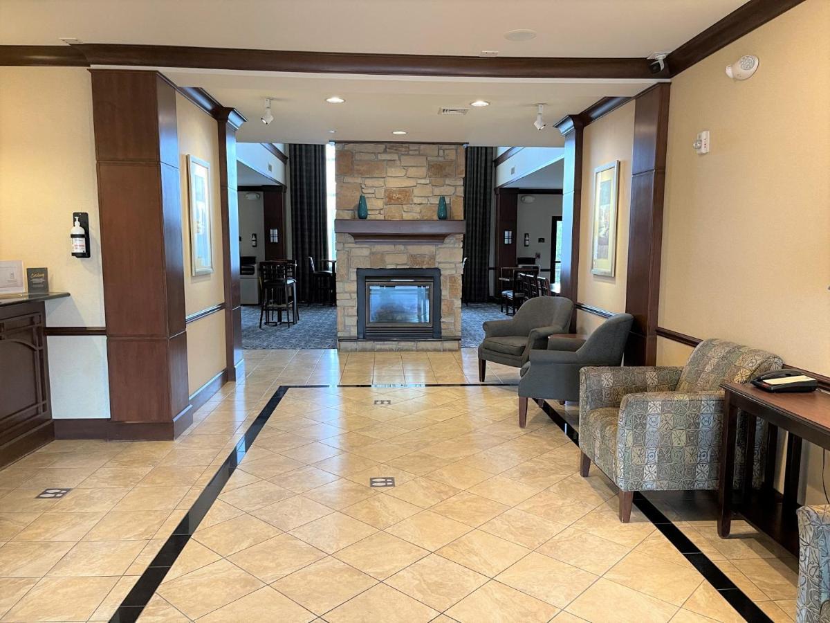 Staybridge Suites Milwaukee West-Oconomowoc By Ihg Zewnętrze zdjęcie
