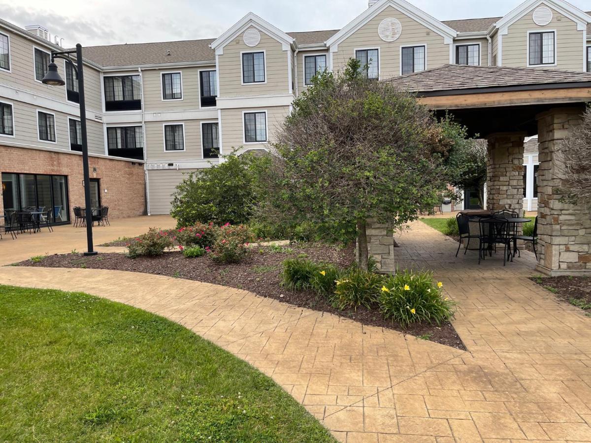 Staybridge Suites Milwaukee West-Oconomowoc By Ihg Zewnętrze zdjęcie