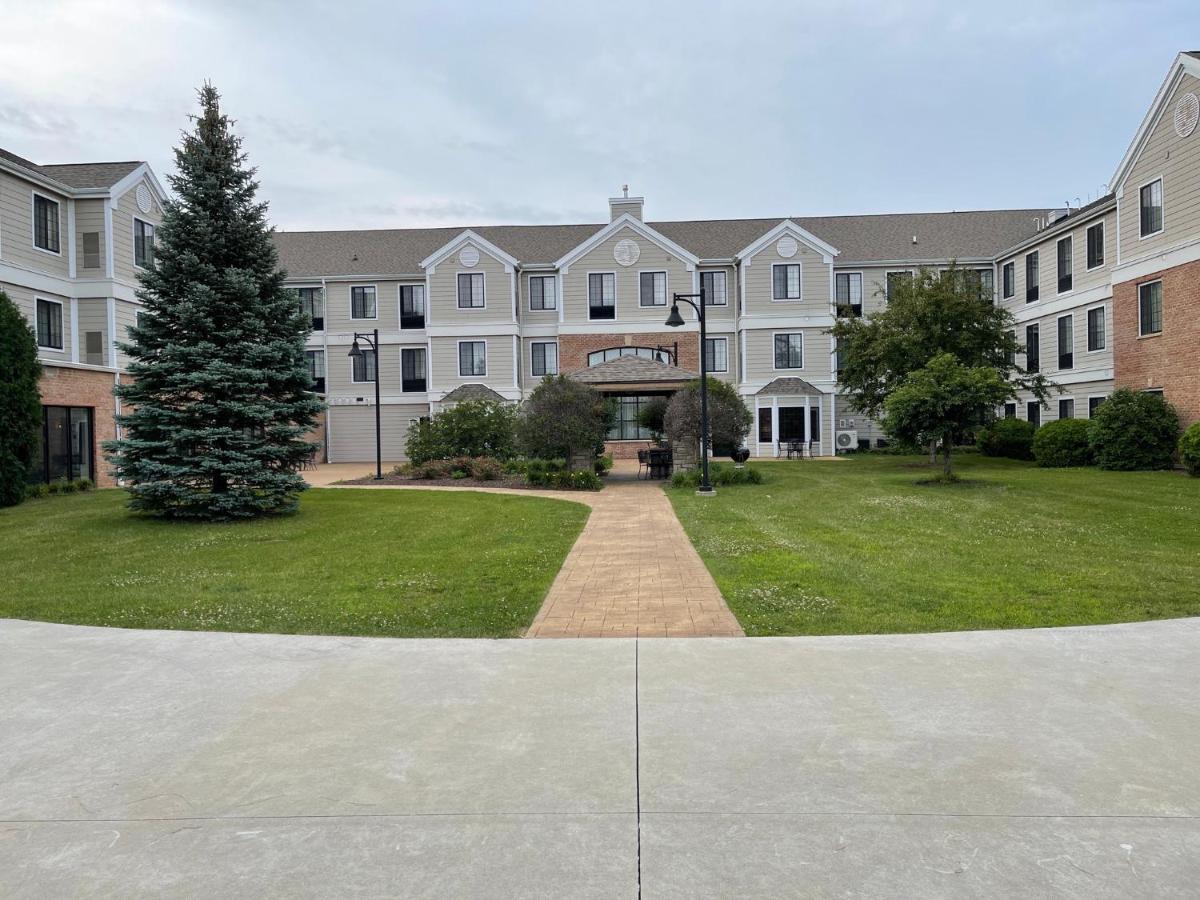Staybridge Suites Milwaukee West-Oconomowoc By Ihg Zewnętrze zdjęcie
