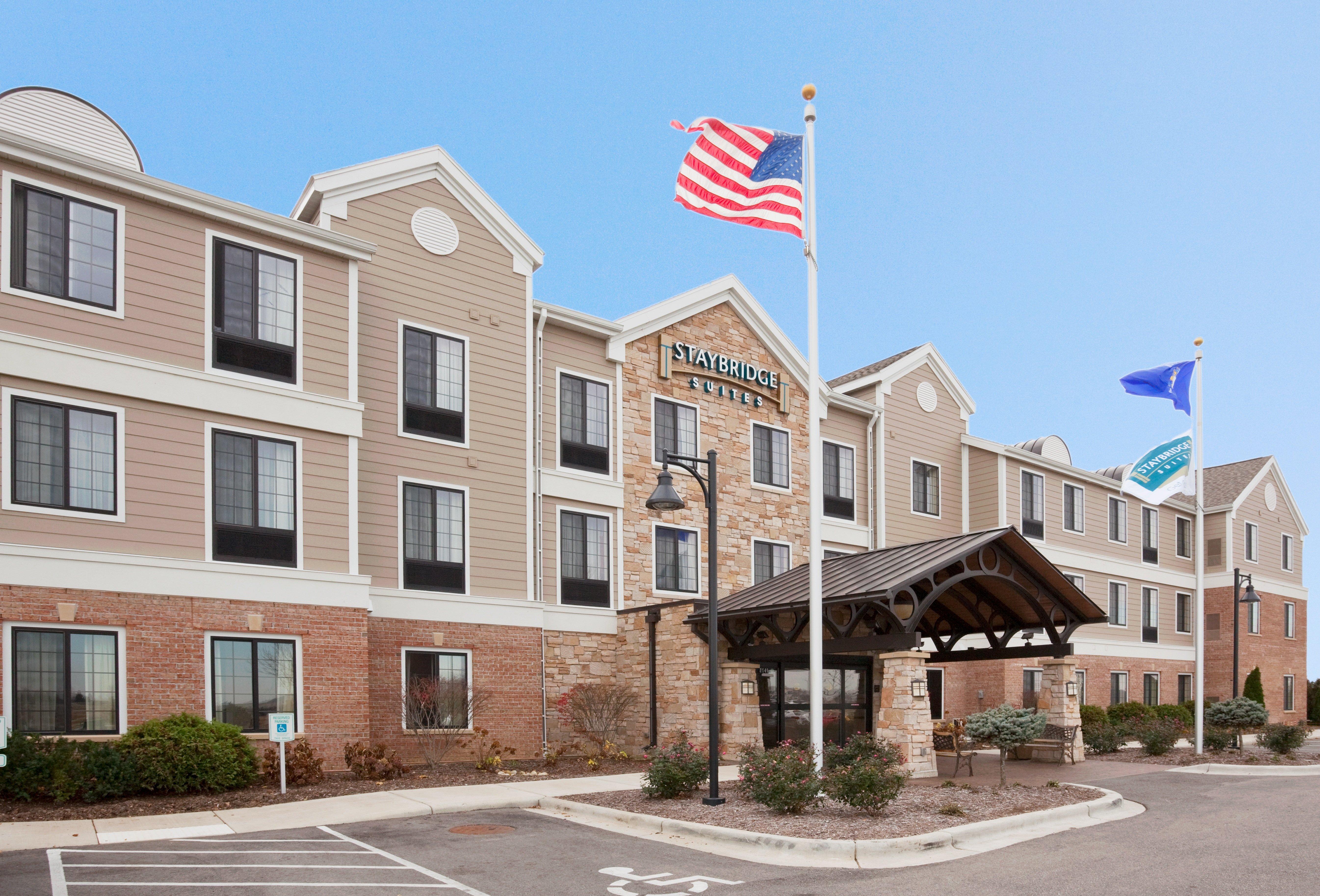 Staybridge Suites Milwaukee West-Oconomowoc By Ihg Zewnętrze zdjęcie