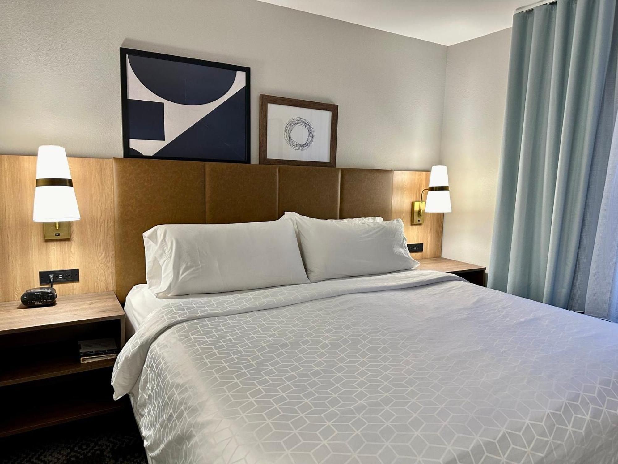 Staybridge Suites Milwaukee West-Oconomowoc By Ihg Zewnętrze zdjęcie