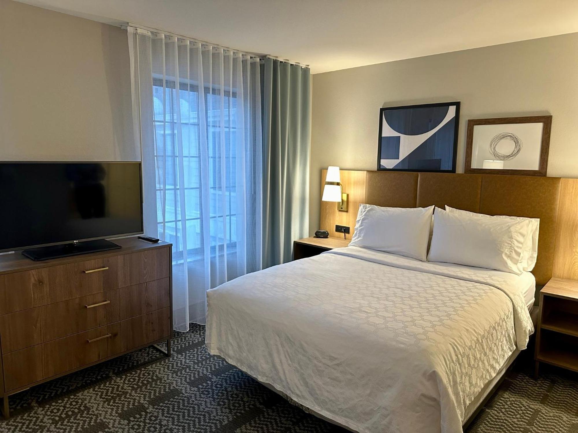 Staybridge Suites Milwaukee West-Oconomowoc By Ihg Zewnętrze zdjęcie
