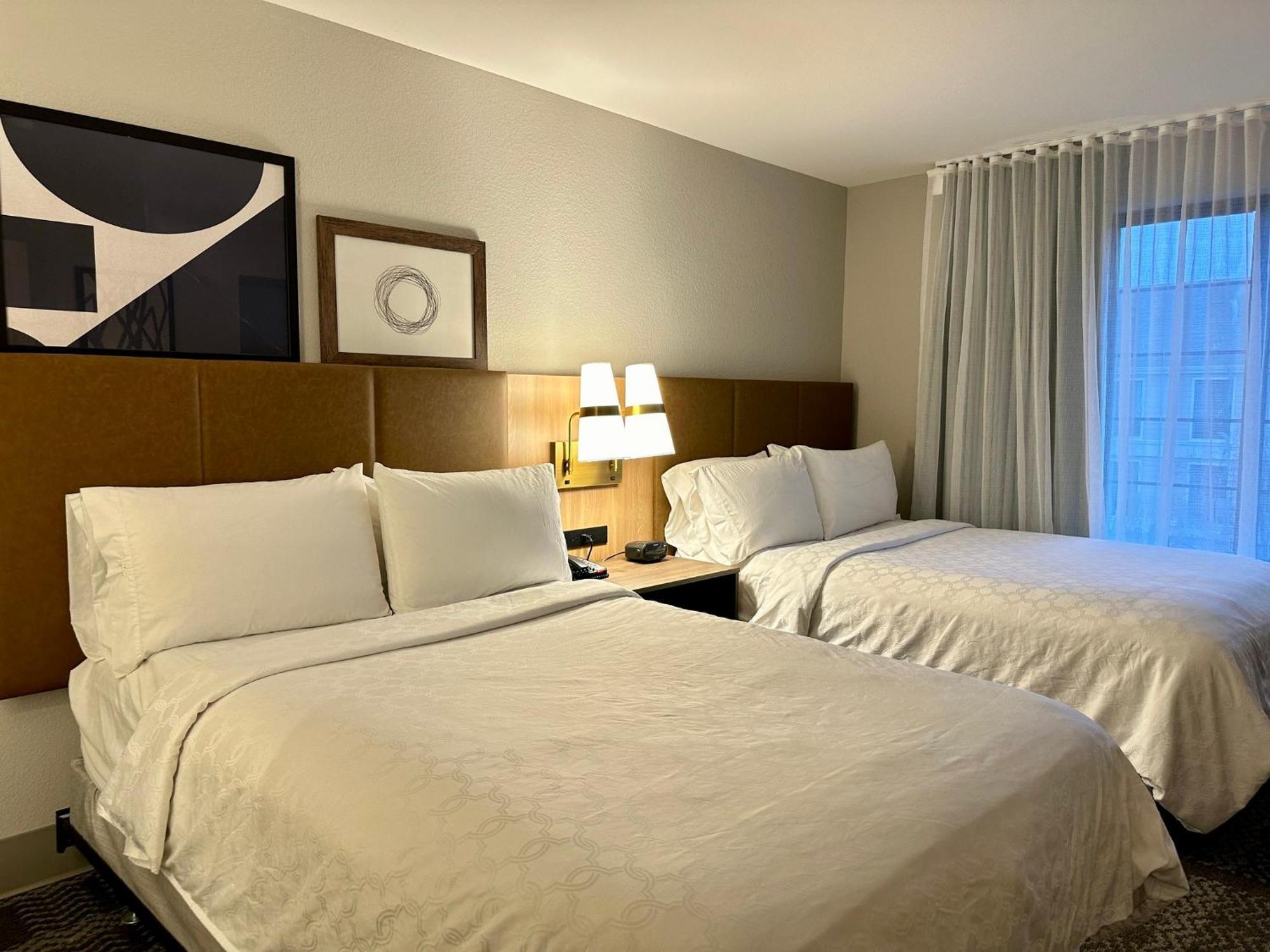 Staybridge Suites Milwaukee West-Oconomowoc By Ihg Zewnętrze zdjęcie