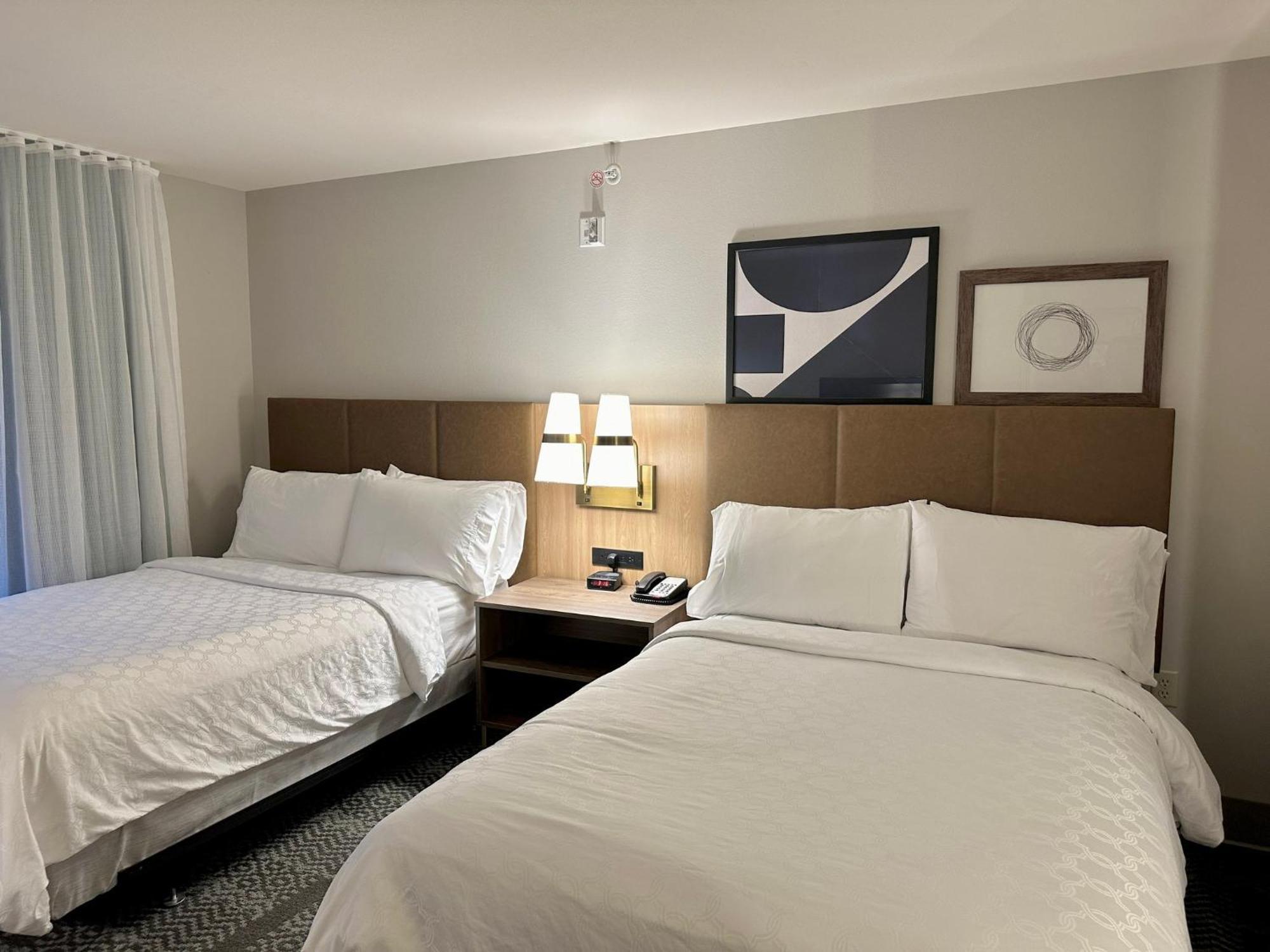 Staybridge Suites Milwaukee West-Oconomowoc By Ihg Zewnętrze zdjęcie