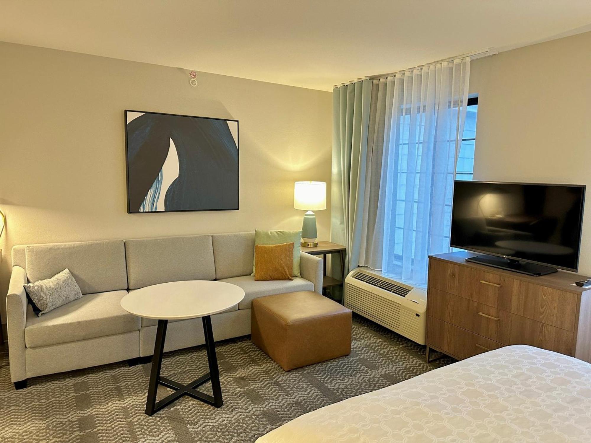 Staybridge Suites Milwaukee West-Oconomowoc By Ihg Zewnętrze zdjęcie