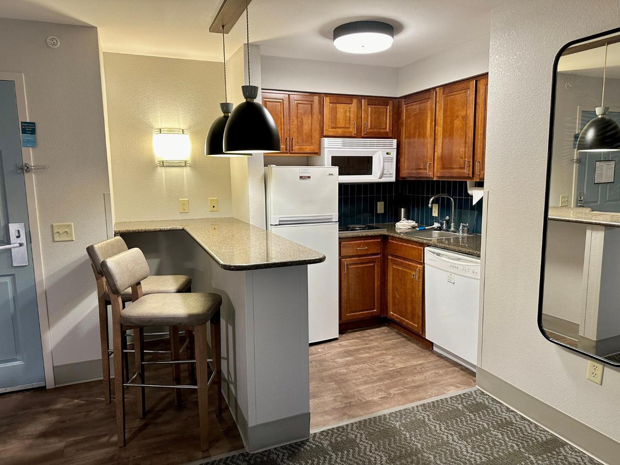 Staybridge Suites Milwaukee West-Oconomowoc By Ihg Zewnętrze zdjęcie