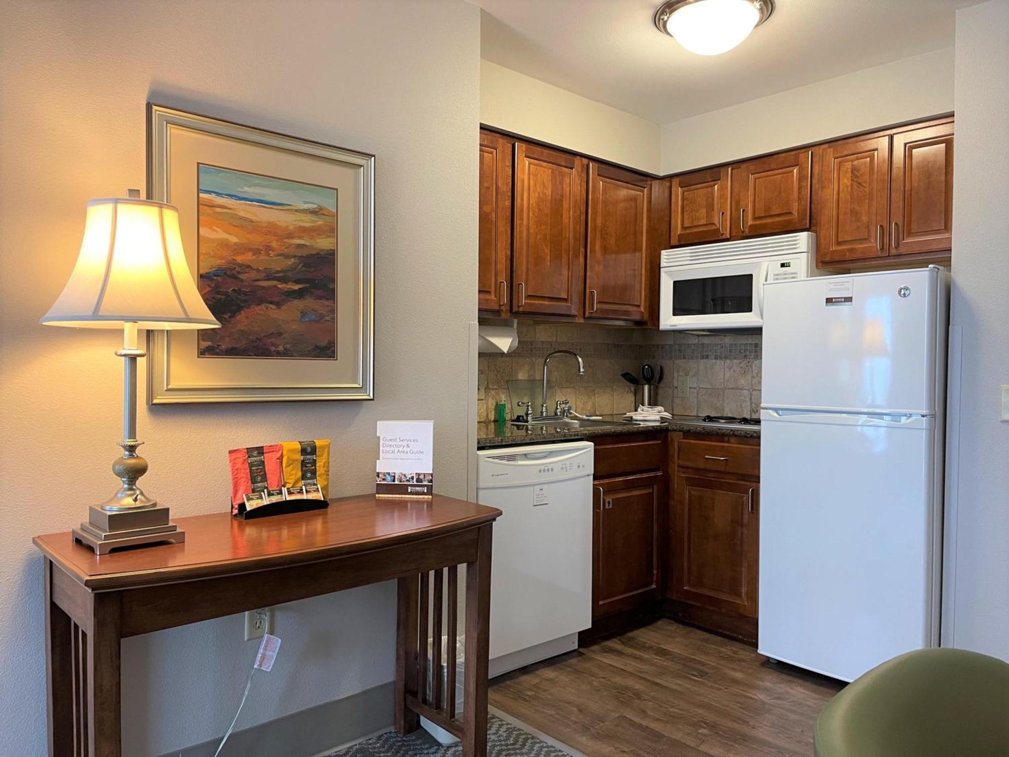 Staybridge Suites Milwaukee West-Oconomowoc By Ihg Zewnętrze zdjęcie