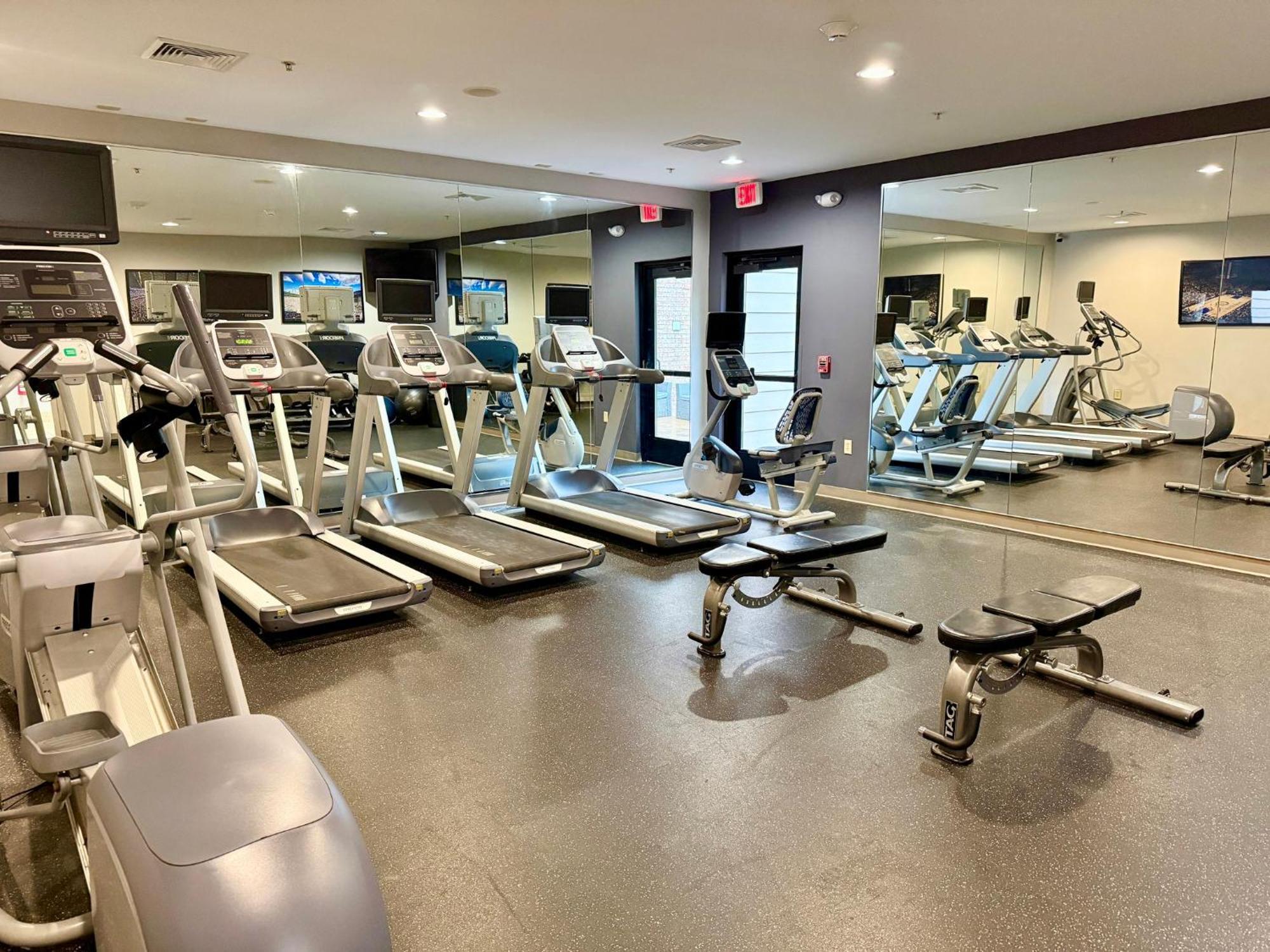 Staybridge Suites Milwaukee West-Oconomowoc By Ihg Zewnętrze zdjęcie