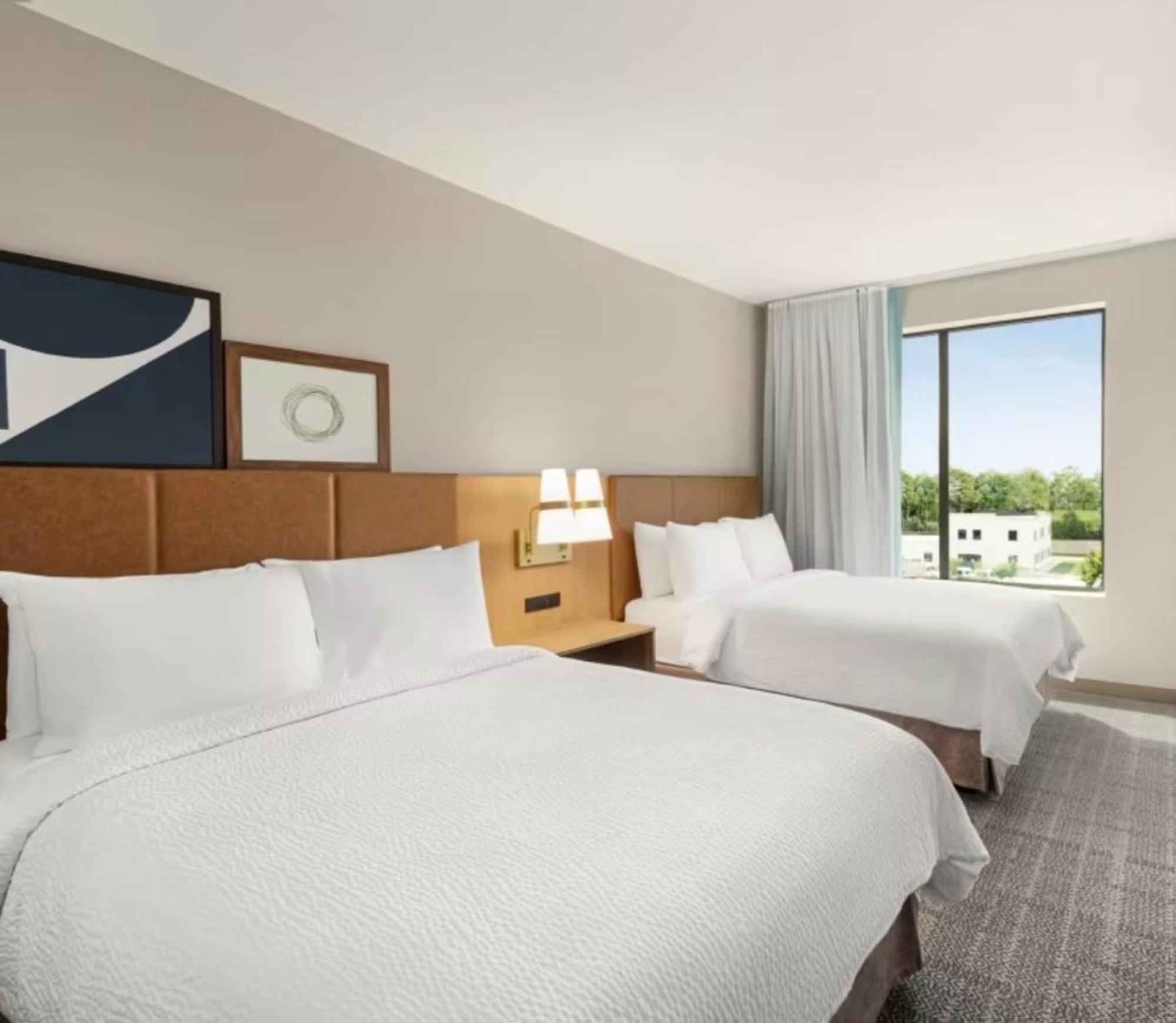 Staybridge Suites Milwaukee West-Oconomowoc By Ihg Zewnętrze zdjęcie