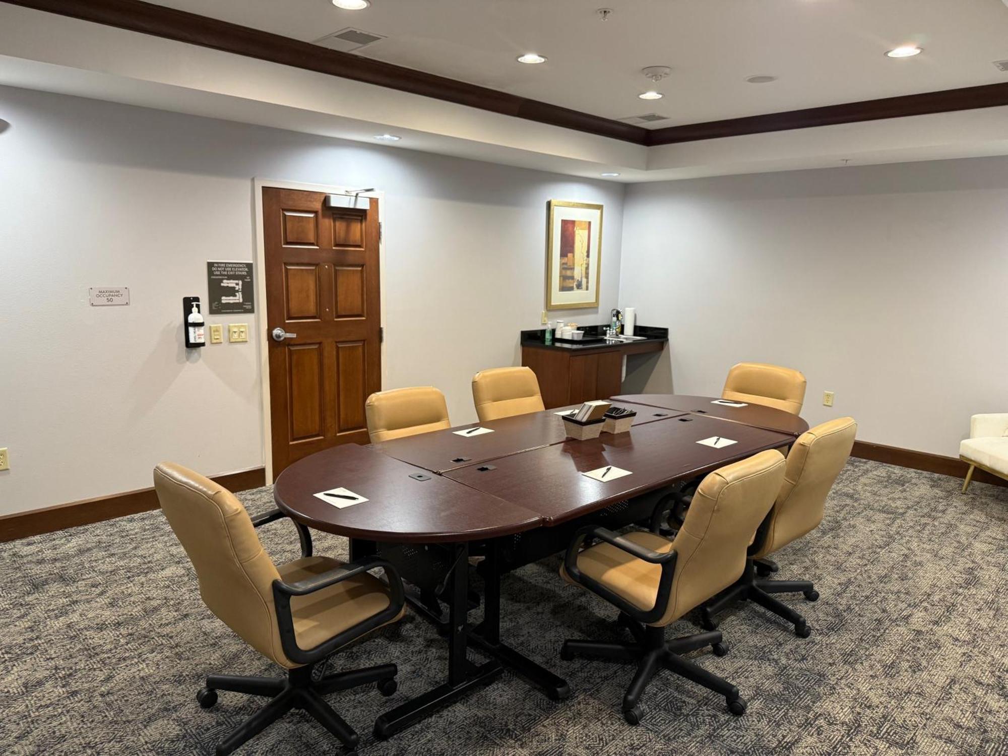 Staybridge Suites Milwaukee West-Oconomowoc By Ihg Zewnętrze zdjęcie